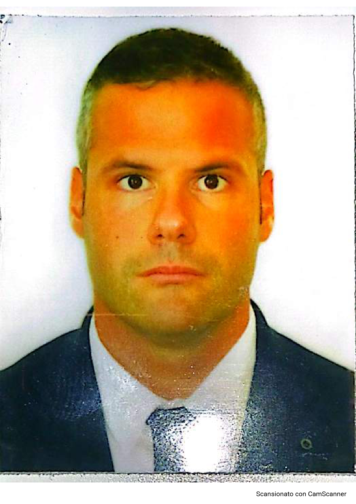 Carica una tua foto